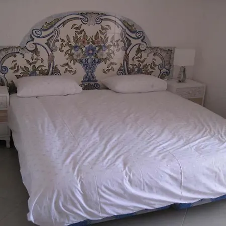 Sleeps 4 With Air Con And Wifi Daire